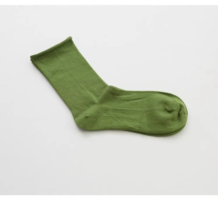 73% Merino Wool Socks~Anti-Pilling, Non-Binding, Machine Washable Wool Mid-Calf Socks in Christmas Colors for Autumn and Winter Outdoor Hiking and Warmth