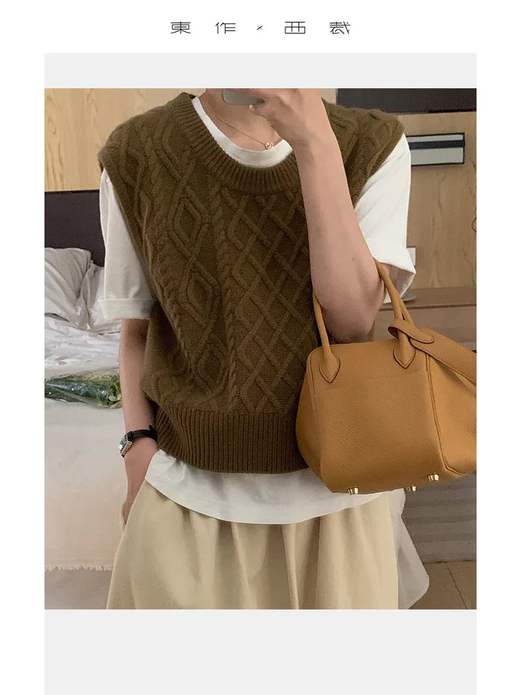 A Must-Have for Your Wardrobe~ a Popular Favorite! Layered Embossed Cable Knit Wool Vest, Fashionable 2025 Women's Autumn Knit Cardigan